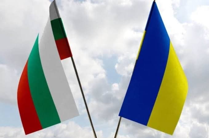 Позитивне ставлення українців до Болгарії знизилося до 42,7%, майже половина займає нейтральну позицію — дослідження